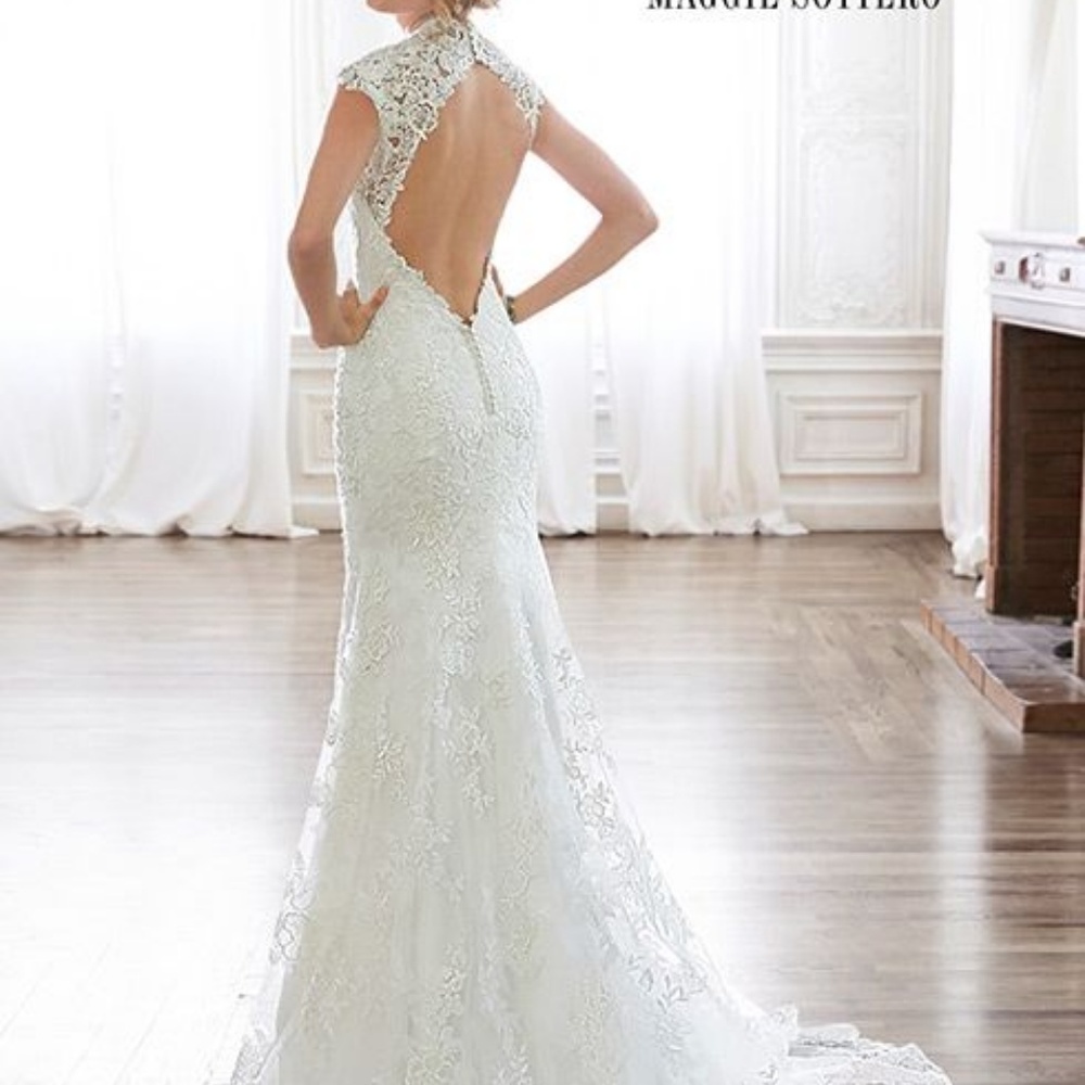 New* Maggie Sottero Wedding Gown